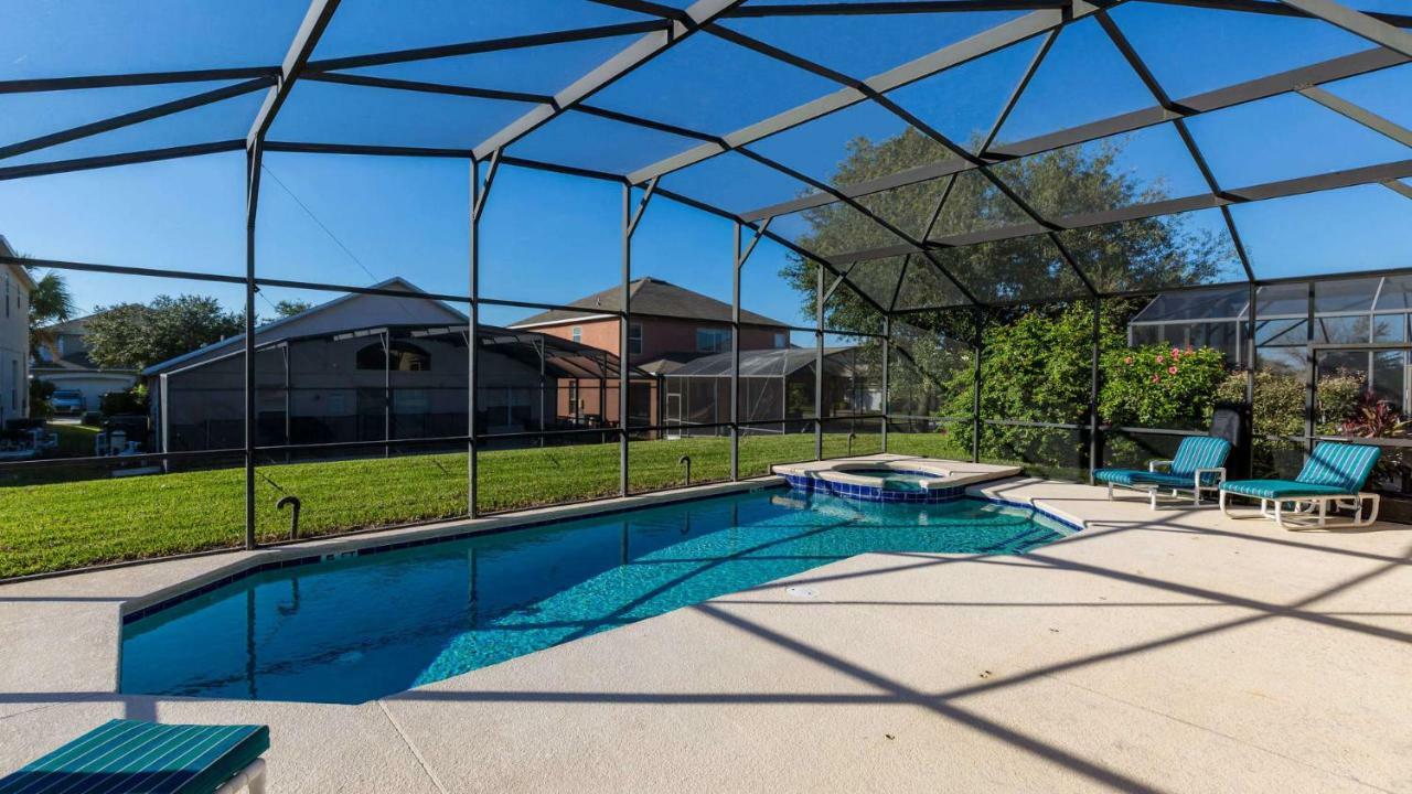 Palm Key 7 Bed On Emerald Island